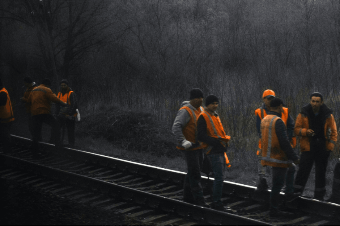 High-Visibility Workwear: 2025 Buying Guide & Recommendations