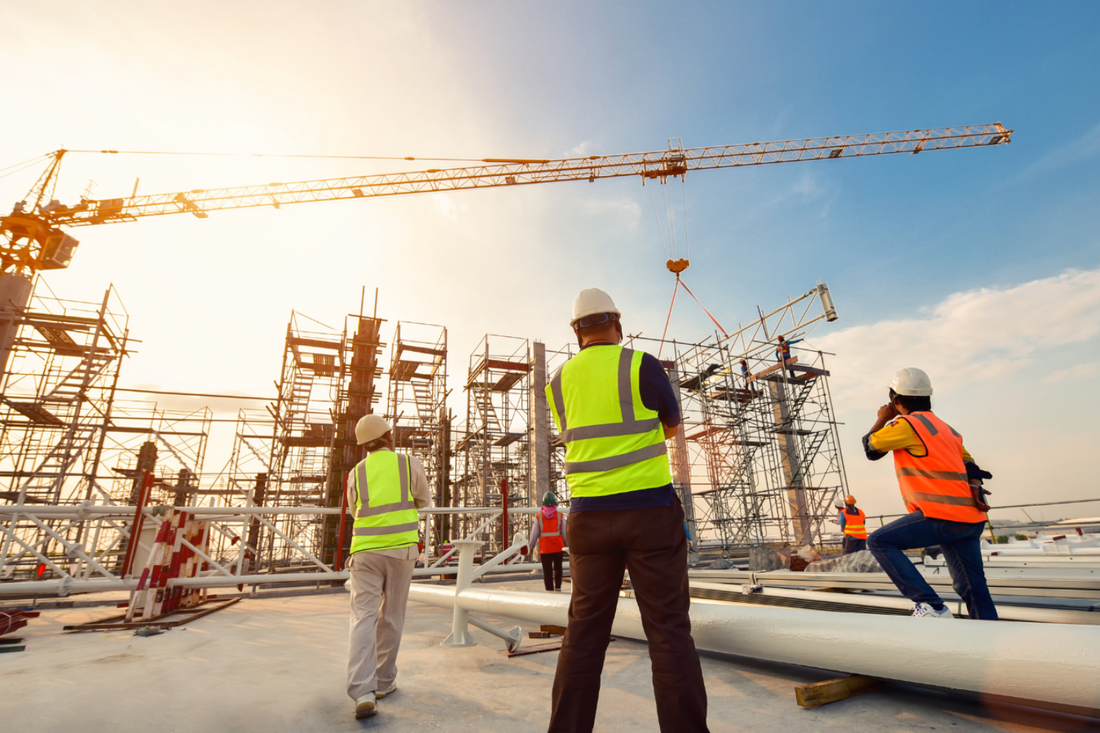 How to Choose the Right Hi-Vis Workwear for Different Industries?