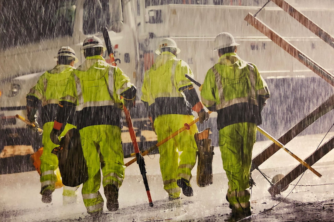 Hi-Vis Workwear Guide for Spring 2025: Stay Visible, Dry, and Comfortable