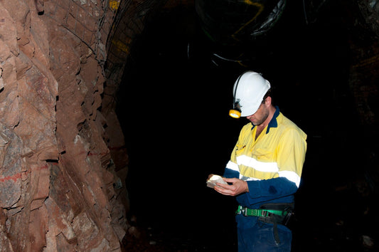 How to Choose the Right Size and Fit in Hi-Vis Workwear: 2025 Guide
